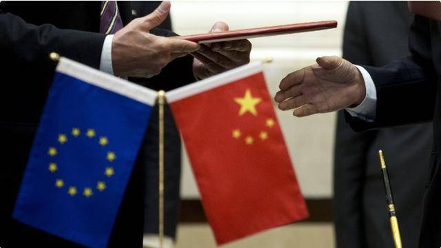 皇冠体育官方_比美国还大胆?30%关税将至皇冠体育官方,欧盟对特朗普低头,反向中国下命令