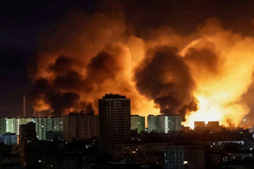 皇冠信用登2代理_这一夜又创造历史皇冠信用登2代理，乌克兰被炸出“小太阳”：俄军苏-35终于开炸