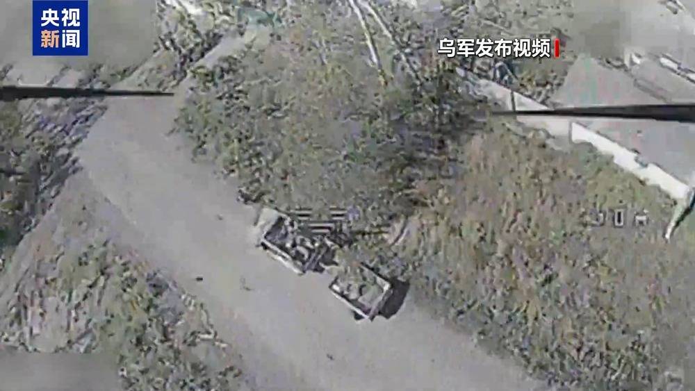 爱沙尼亚甲组联赛_空袭再现！乌军156旅营区30次剧烈爆炸爱沙尼亚甲组联赛，无人机与导弹齐飞，1个旅被一举重创！